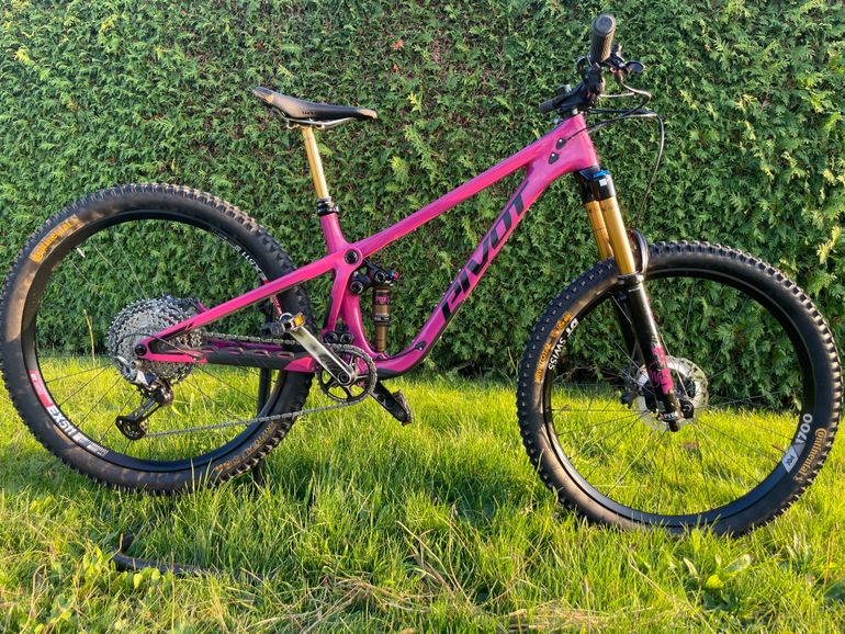 Used Pivot SHADOWCAT Pro XT/XTR 2023 2023 Mountainbike, Purple, 27.5 (650B) — image 4 of 8