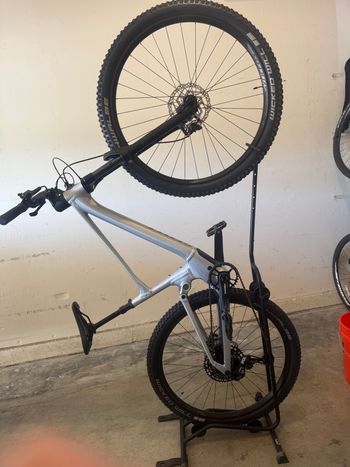 Used Scott Spark 970 2023 2023 Mountainbike, Light Gray, 29 — image 3 of 9