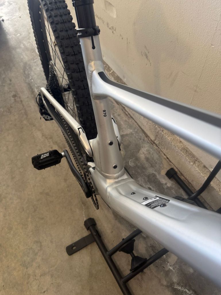 Used Scott Spark 970 2023 2023 Mountainbike, Light Gray, 29 — image 8 of 9