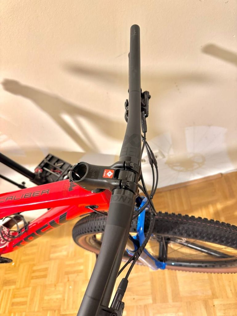 Used Trek Supercaliber 9.8 GX 2022 2022 Mountainbike, Red, 29 — image 16 of 17