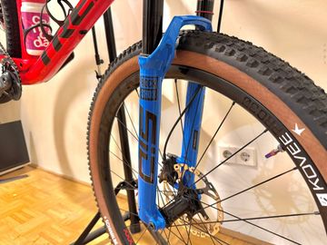 Used Trek Supercaliber 9.8 GX 2022 2022 Mountainbike, Red, 29 — image 15 of 17