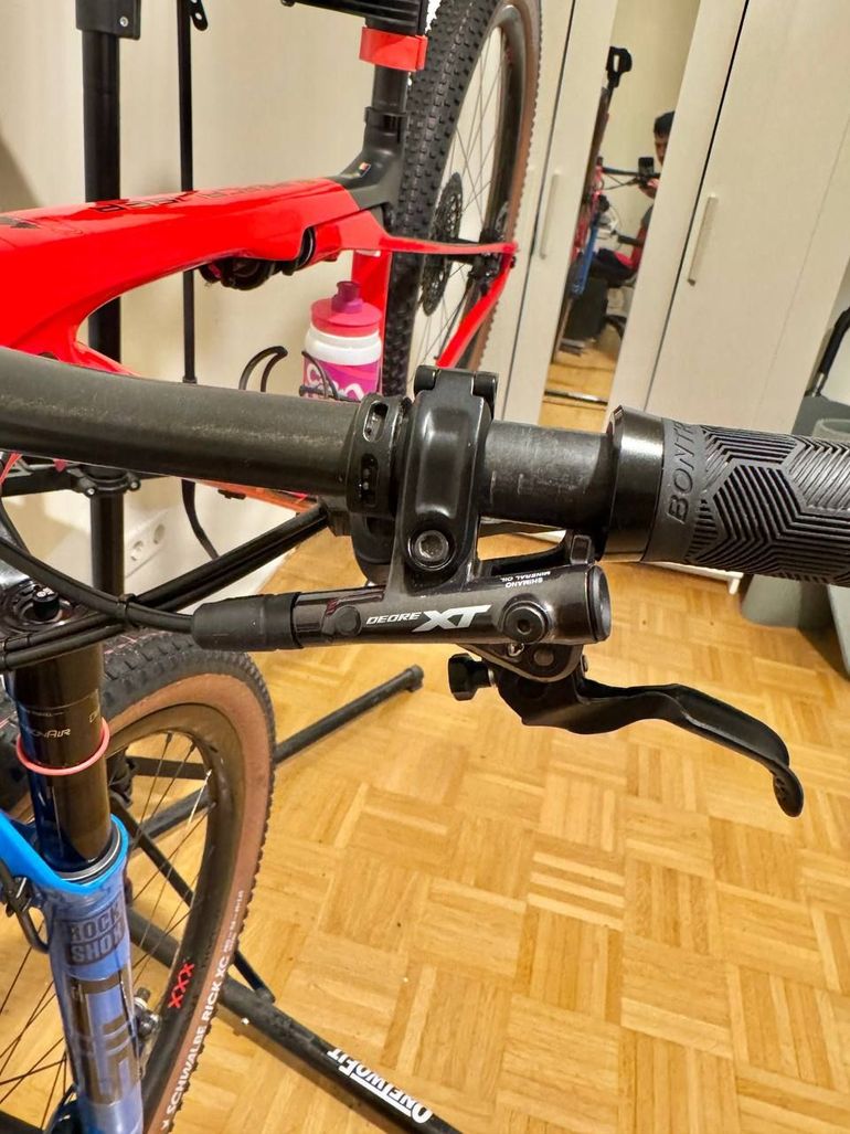 Used Trek Supercaliber 9.8 GX 2022 2022 Mountainbike, Red, 29 — image 8 of 17