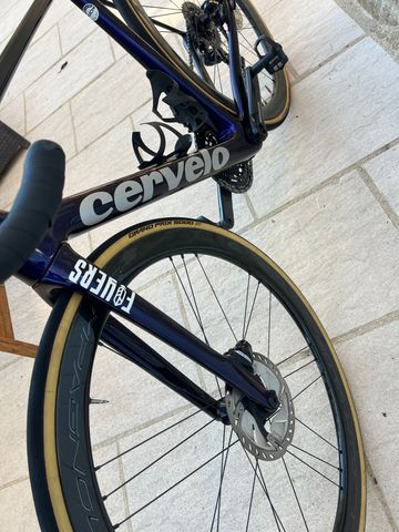 Used Cervélo R5 Force eTap AXS 2024 2024 Road & Gravel, Blue — image 3 of 3