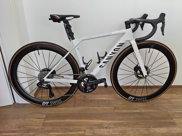 Canyon Ultimate CF SLX 9 Di2 Aero 2025 2025 Canyon Ultimate CF SLX 9 Di2 Aero 2025 2025