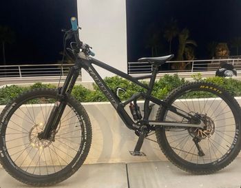 Used Cannondale Jekyll Carbon 2 2017 2017 Mountainbike, Black, 27.5 (650B) — image 2 of 4