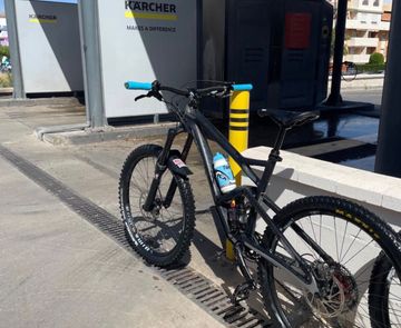 Used Cannondale Jekyll Carbon 2 2017 2017 Mountainbike, Black, 27.5 (650B) — image 1 of 4