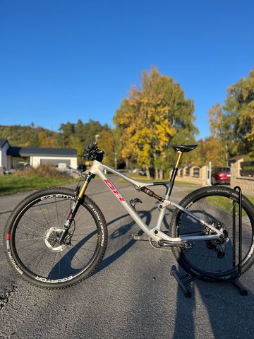 Used BH LYNX RACE 8.5 2024 2024 Mountainbike, Light Gray, 29 — image 1 of 9