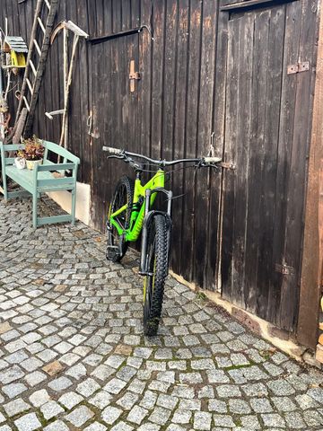 Used Specialized Enduro Comp 29/6Fattie 2017 2017 Mountainbike, Green, 29 — image 5 of 8