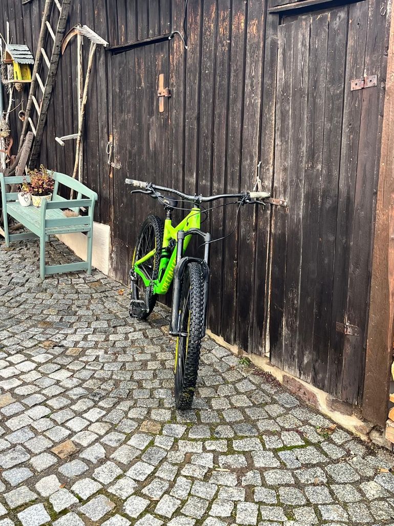 Used Specialized Enduro Comp 29/6Fattie 2017 2017 Mountainbike, Green, 29 — image 5 of 8