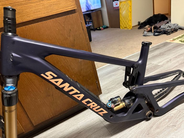 Used Santa Cruz HIGHTOWER S / Carbon C 2025 Frameset 2025 Mountainbike, Purple, 29 — image 2 of 15