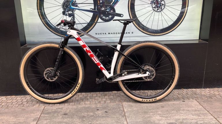 Used Trek Procaliber 9.8 2021 2021 Mountainbike, White, 29 — image 3 of 4