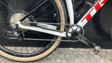 Used Trek Procaliber 9.8 2021 2021 Mountainbike, White, 29 — image 2 of 4