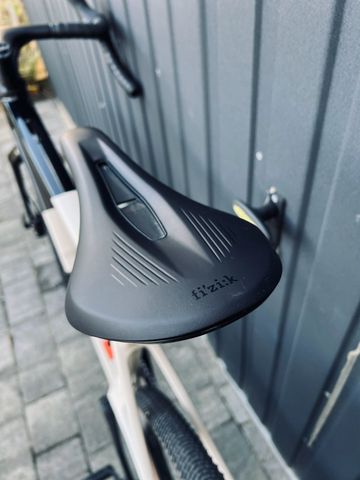 Used Canyon Grail CF SL 7 2024 2024 Road & Gravel, Black — image 10 of 16
