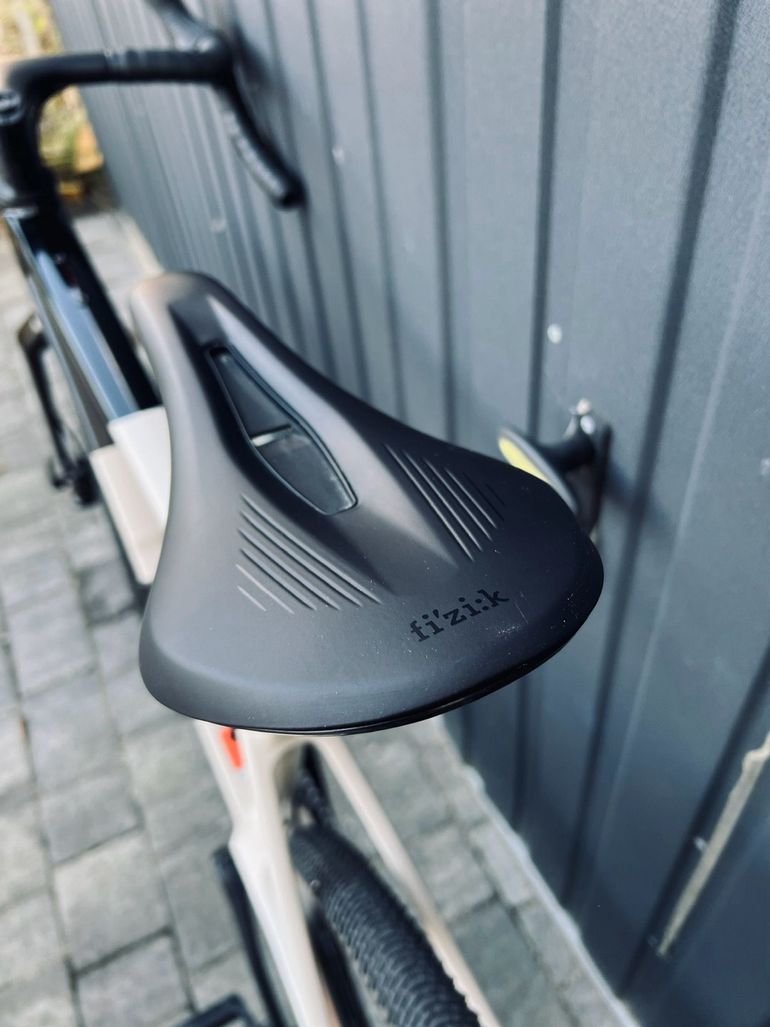 Used Canyon Grail CF SL 7 2024 2024 Road & Gravel, Black — image 10 of 16