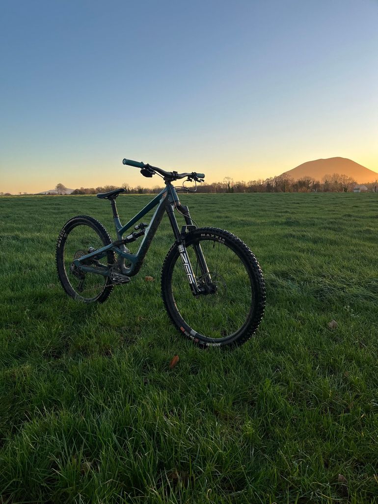 Used YT Industries Capra CORE 4 29 2024 2024 Mountainbike, Blue, 29 — image 2 of 3