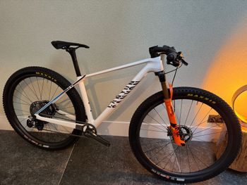Used Canyon Exceed CFR Team 2023 Mountainbike, White — image 3 of 8