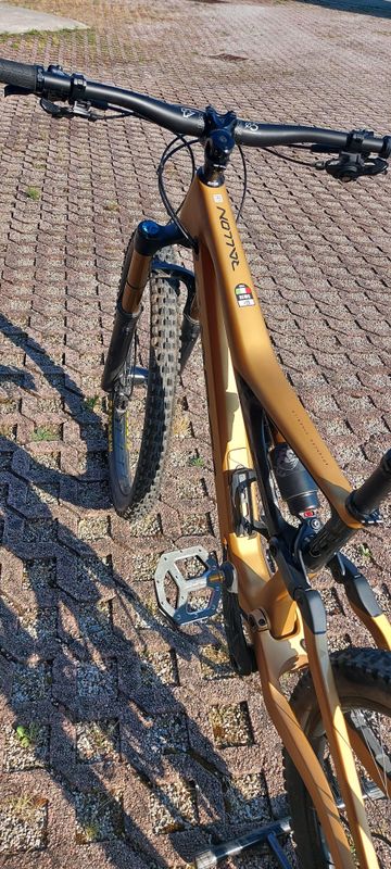 Used Orbea Rallon Shimano Deore XT 2023 Mountainbike, Orange — image 2 of 3