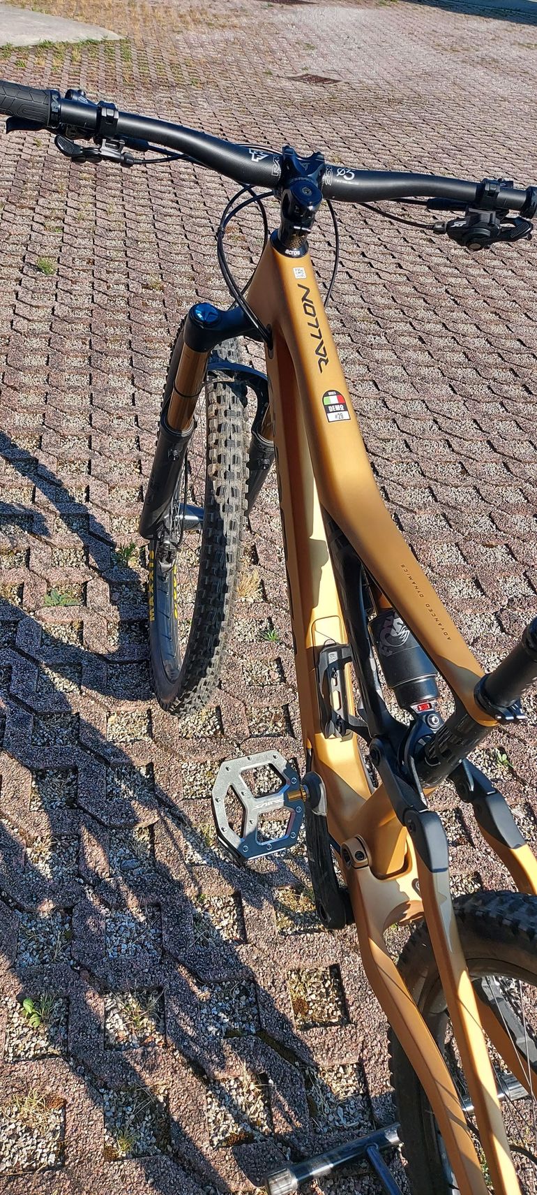 Used Orbea Rallon Shimano Deore XT 2023 Mountainbike, Orange — image 2 of 3