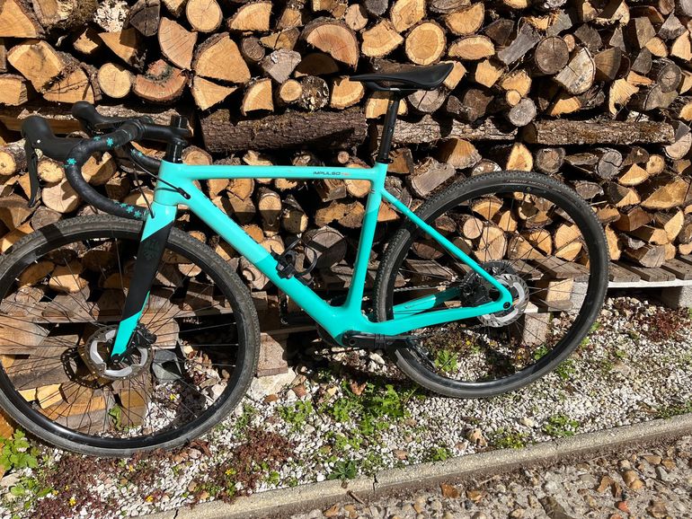 Used Bianchi Impulso Pro GRX 600 2023 2023 Road & Gravel, Blue — image 2 of 3