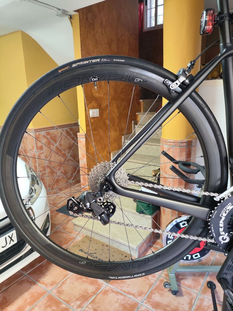 Used Specialized Tarmac Shimano Ultegra Di2 2016 Road & Gravel, Black — image 6 of 29