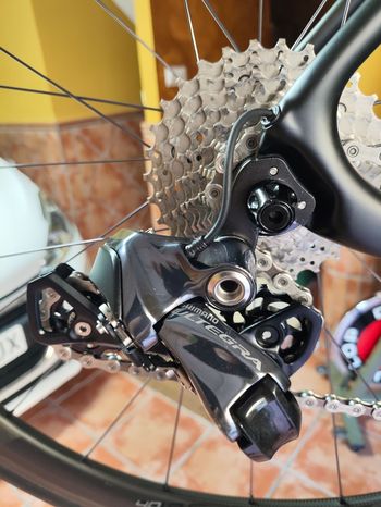 Used Specialized Tarmac Shimano Ultegra Di2 2016 Road & Gravel, Black — image 3 of 29