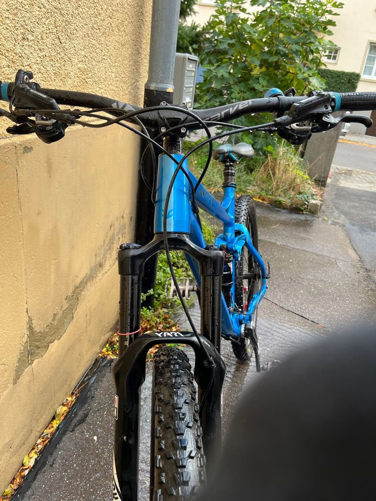 Used Carver B 2015 Mountainbike, Blue — image 10 of 10