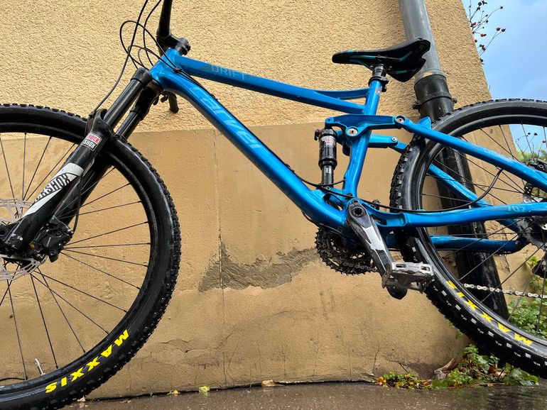 Used Carver B 2015 Mountainbike, Blue — image 3 of 10