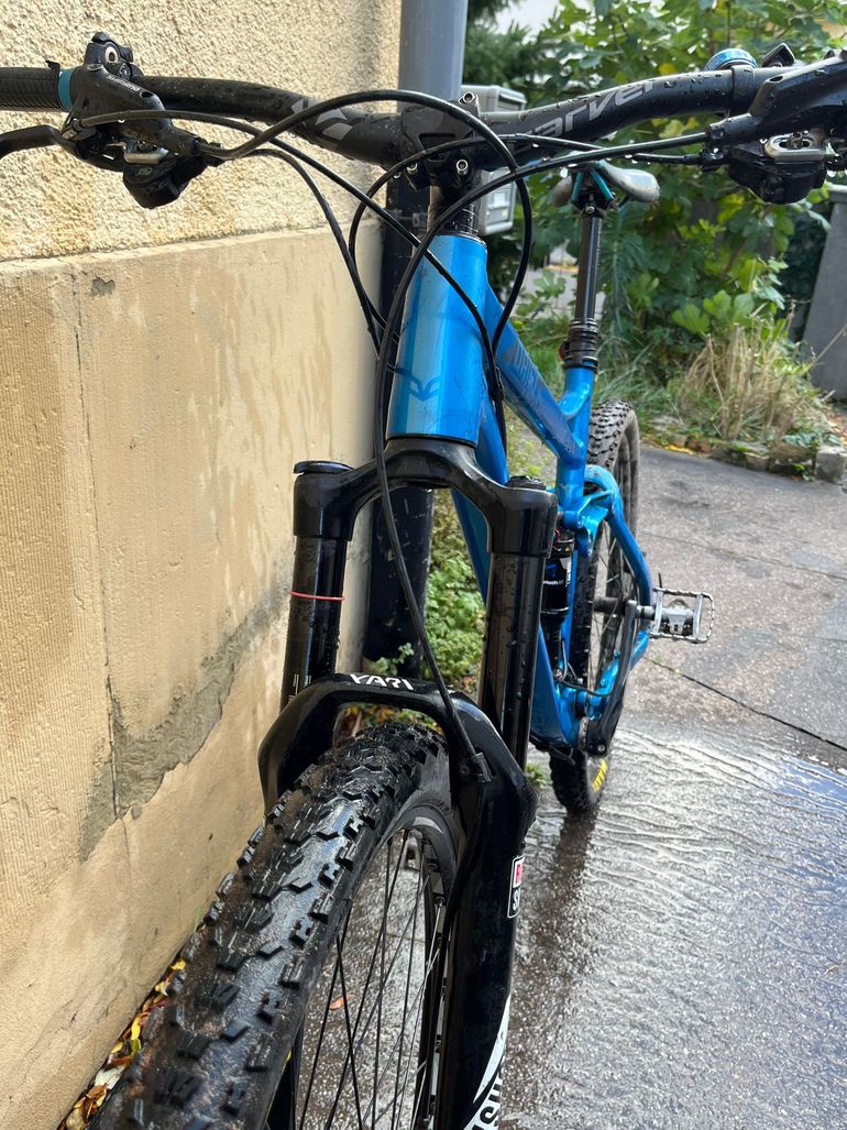 Used Carver B 2015 Mountainbike, Blue — image 8 of 10
