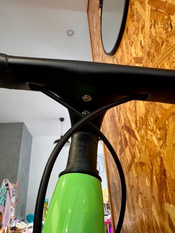 Used Van rysel NCR CF Allroad 2025 Road & Gravel, Green — image 9 of 33