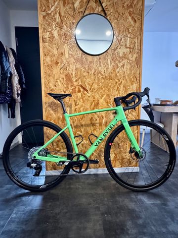 Used Van rysel NCR CF Allroad 2025 Road & Gravel, Green — image 1 of 33