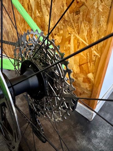 Used Van rysel NCR CF Allroad 2025 Road & Gravel, Green — image 2 of 33