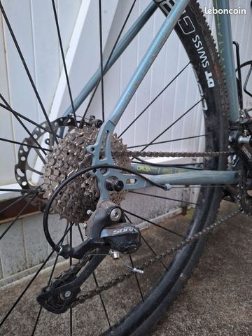 Used Genesis Croix De Fer 10 2022 Road & Gravel, Light Gray — image 3 of 3