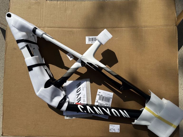 Used Canyon Lux CF 2025 Frameset 2025 Mountainbike, Black — image 2 of 5