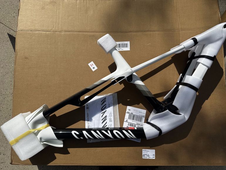 Used Canyon Lux CF 2025 Frameset 2025 Mountainbike, Black — image 3 of 5