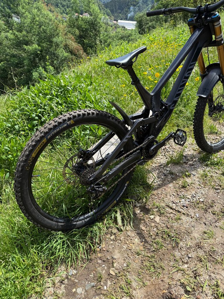 Used Canyon Sender CFR Mullet 2023 2023 Mountainbike, Black, 29, 27.5 — image 3 of 5