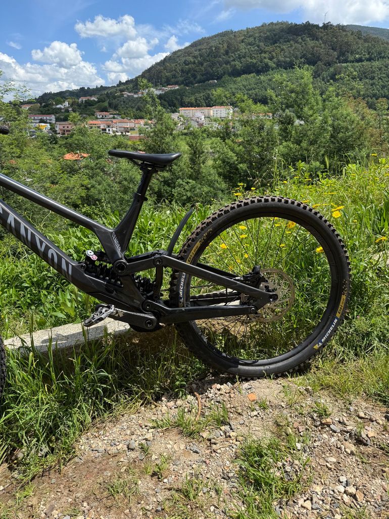 Used Canyon Sender CFR Mullet 2023 2023 Mountainbike, Black, 29, 27.5 — image 4 of 5