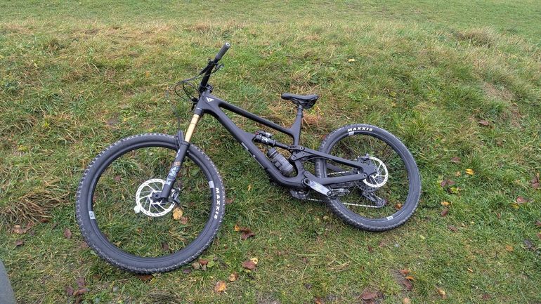 Used YT Industries YT Capra Custome 2025 Mountainbike, Black — image 2 of 16