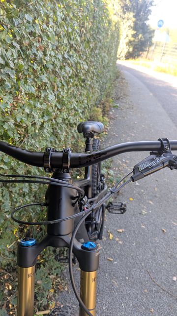 Used YT Industries YT Capra Custome 2025 Mountainbike, Black — image 6 of 16