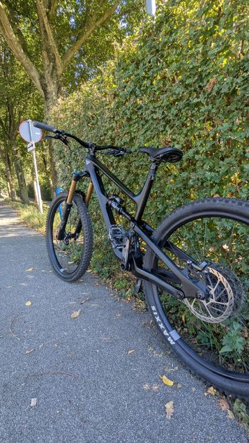 Used YT Industries YT Capra Custome 2025 Mountainbike, Black — image 5 of 16