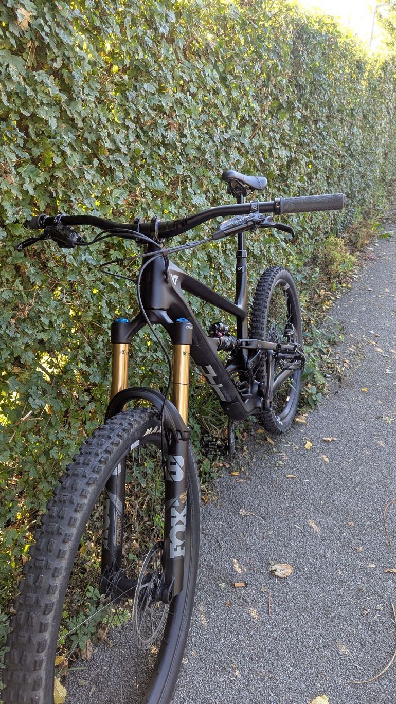 Used YT Industries YT Capra Custome 2025 Mountainbike, Black — image 12 of 16