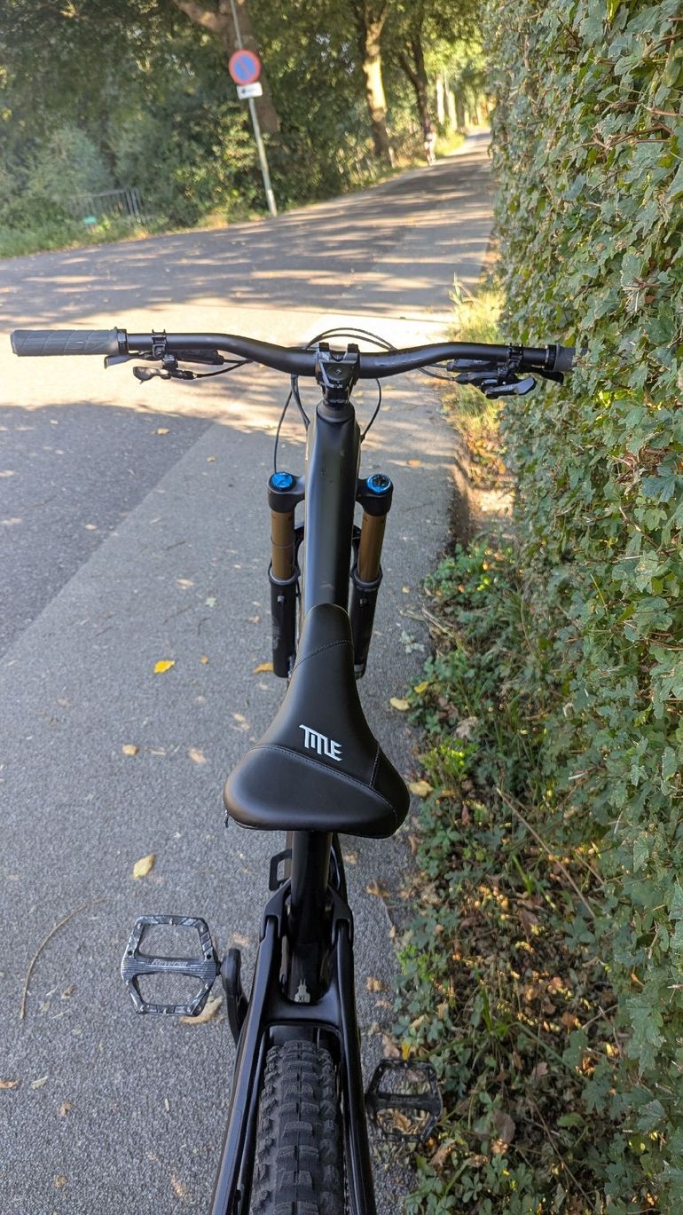 Used YT Industries YT Capra Custome 2025 Mountainbike, Black — image 7 of 16