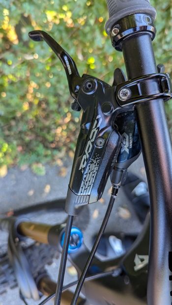 Used YT Industries YT Capra Custome 2025 Mountainbike, Black — image 10 of 16