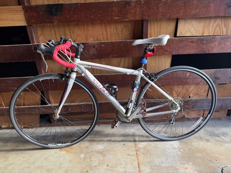 Used Trek 1.2 WSD 2009 2009 Road & Gravel, White — image 4 of 5