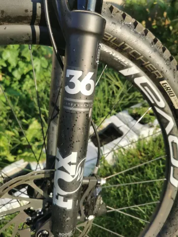Used Specialized Enduro Expert 2020 Mountainbike, Red — image 2 of 10