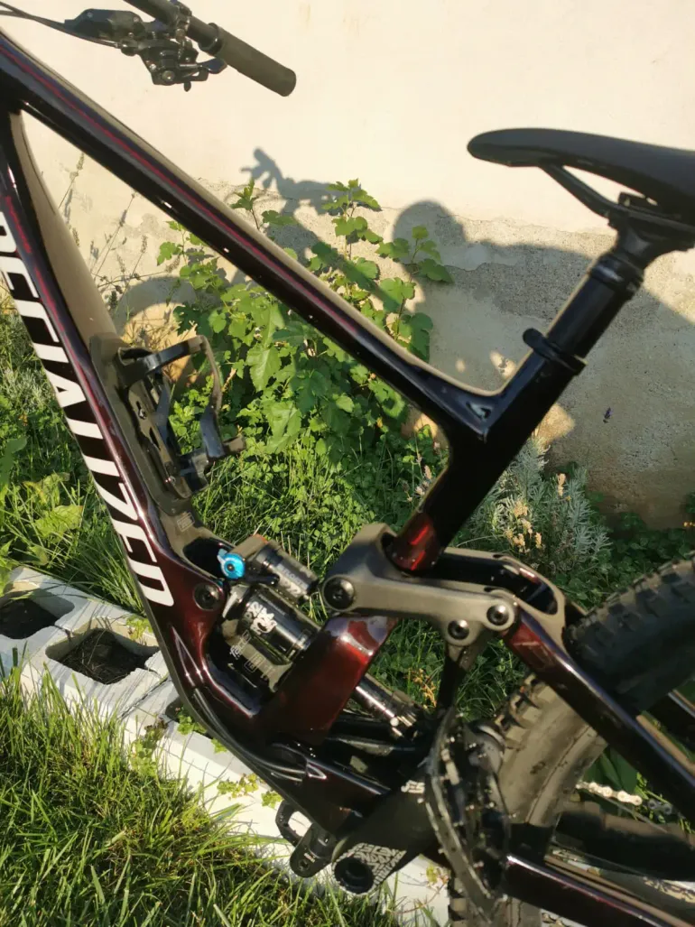 Used Specialized Enduro Expert 2020 Mountainbike, Red — image 4 of 10