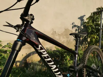 Used Specialized Enduro Expert 2020 Mountainbike, Red — image 5 of 10