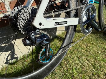 Used Trek Madone SLR 9 2021 2021 Road & Gravel, White — image 3 of 5