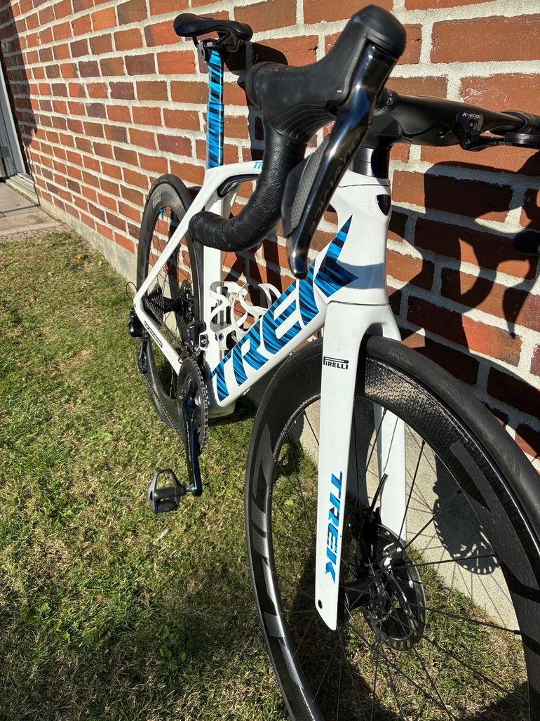 Used Trek Madone SLR 9 2021 2021 Road & Gravel, White — image 2 of 5