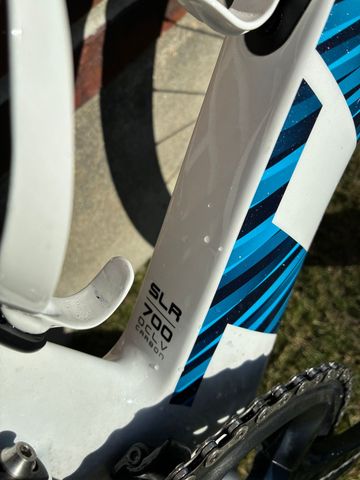 Used Trek Madone SLR 9 2021 2021 Road & Gravel, White — image 4 of 5