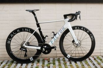 Used Factor Ostro Vam 2024 2.0 Shimano Ultegra Di2 2024 Road & Gravel